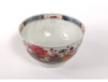 Small bowl Chinese porcelain flowers branch China nineteenth century