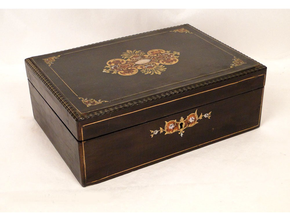 BOITE JETONS en bois noirci Coffret Napoléon III Marqueterie Boulle .XX BOITE JETONS en bois noirci Coffret Napoléon III Marqueterie Boulle .XX