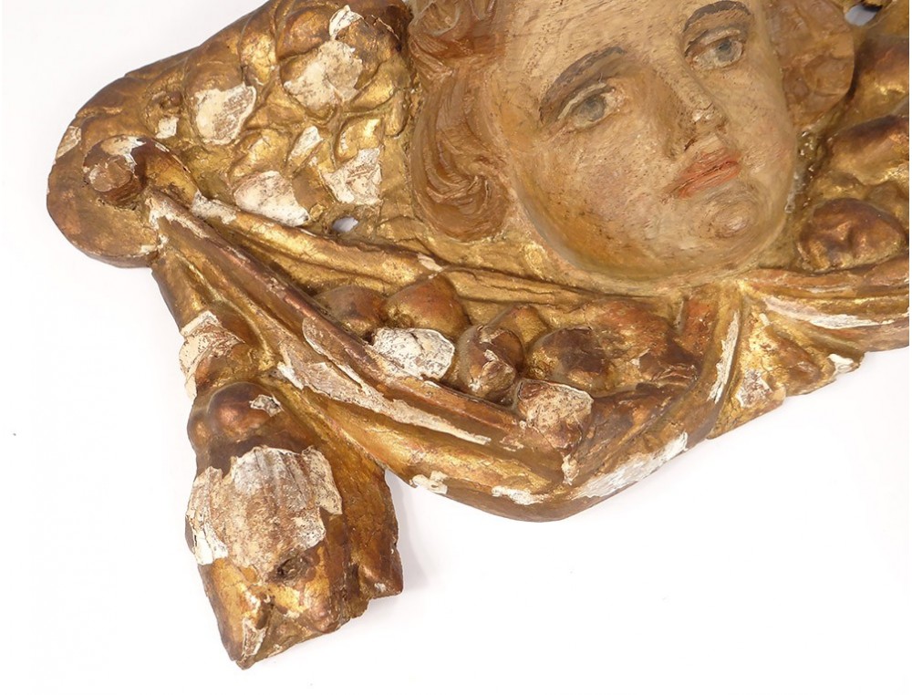 Sculpture angel wood carved gilded polychrome angel chert eighteenth