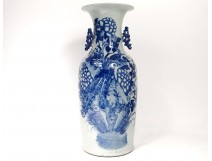 Large vase balustrade Chinese porcelain white-blue phoenix peacocks flowers nineteenth