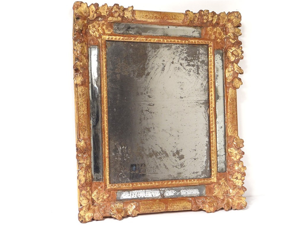 Mirror Régence ice with beadwork frame carved gilded flowers eighteenth