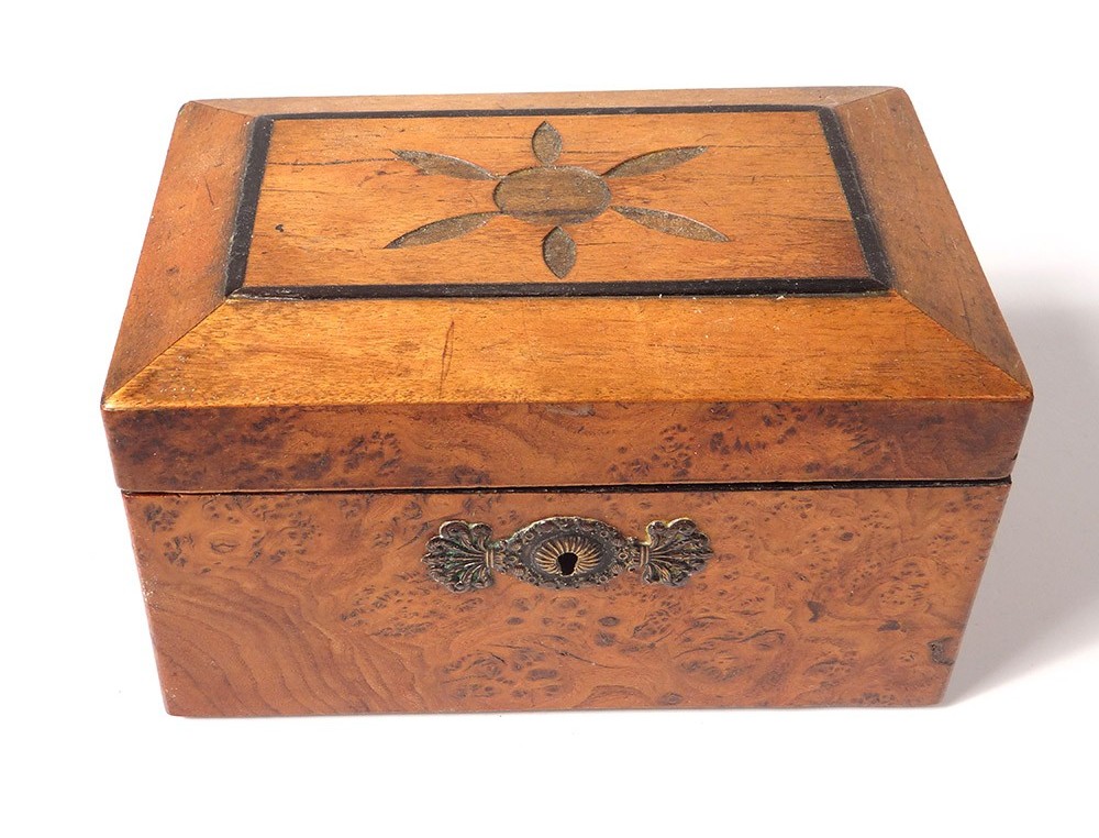 Boîte à Bijoux En Bois Laqué Style Chinois - Incrustations Nacre - Occasion état Correct