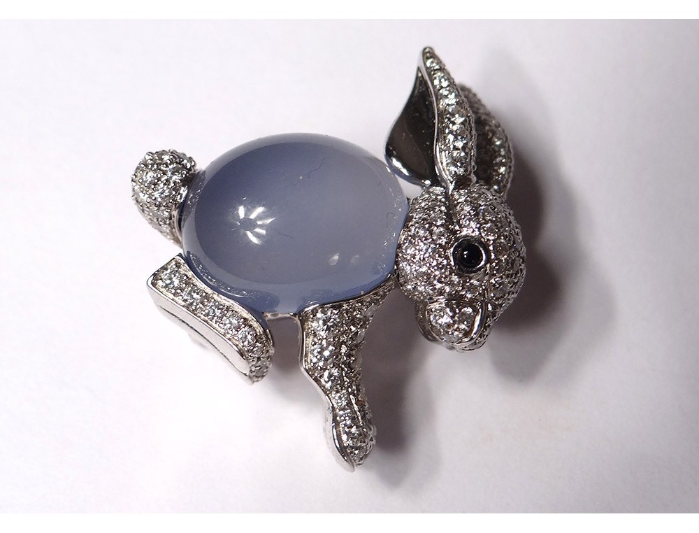 Brooch Brooch Cartier Chalcedony Onyx diamonds white gold 12,65gr boxed ...