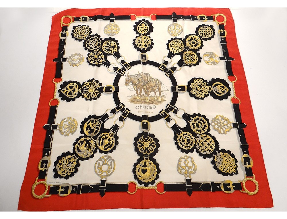 Foulard Vintage Pierr Ghy Paris En Soie Twill – 84x86 Cm – Jaune – Fait Main