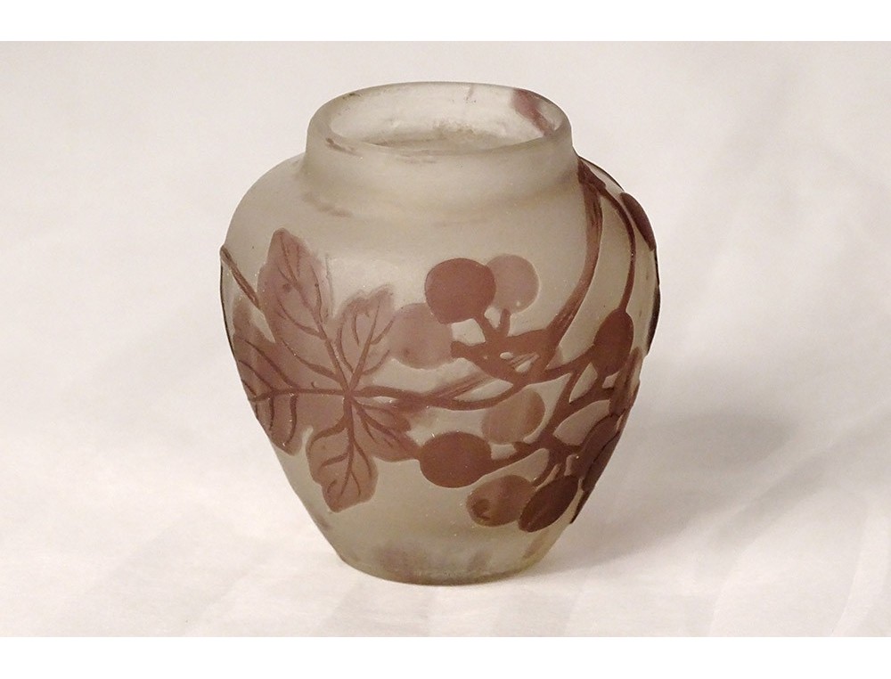 Vase En Verre Style Gallé - Réplique D'après Gallé Motif Vigne - Style Antique - Multicolore