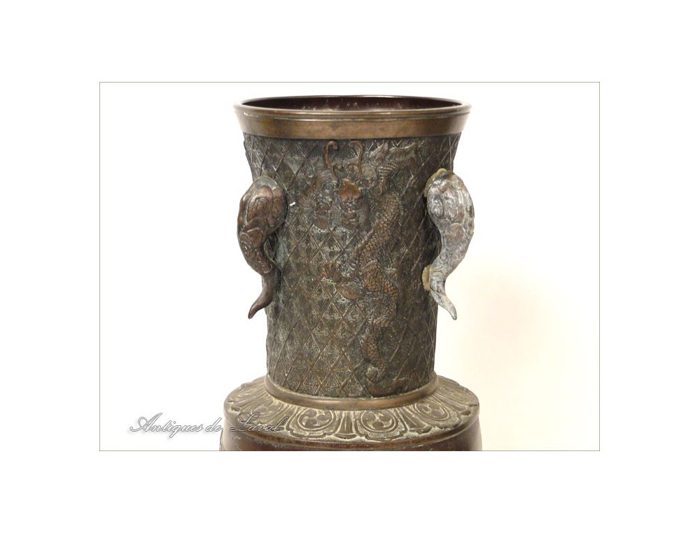 Bronze vase 19th China Vietnam Dragons Flowers