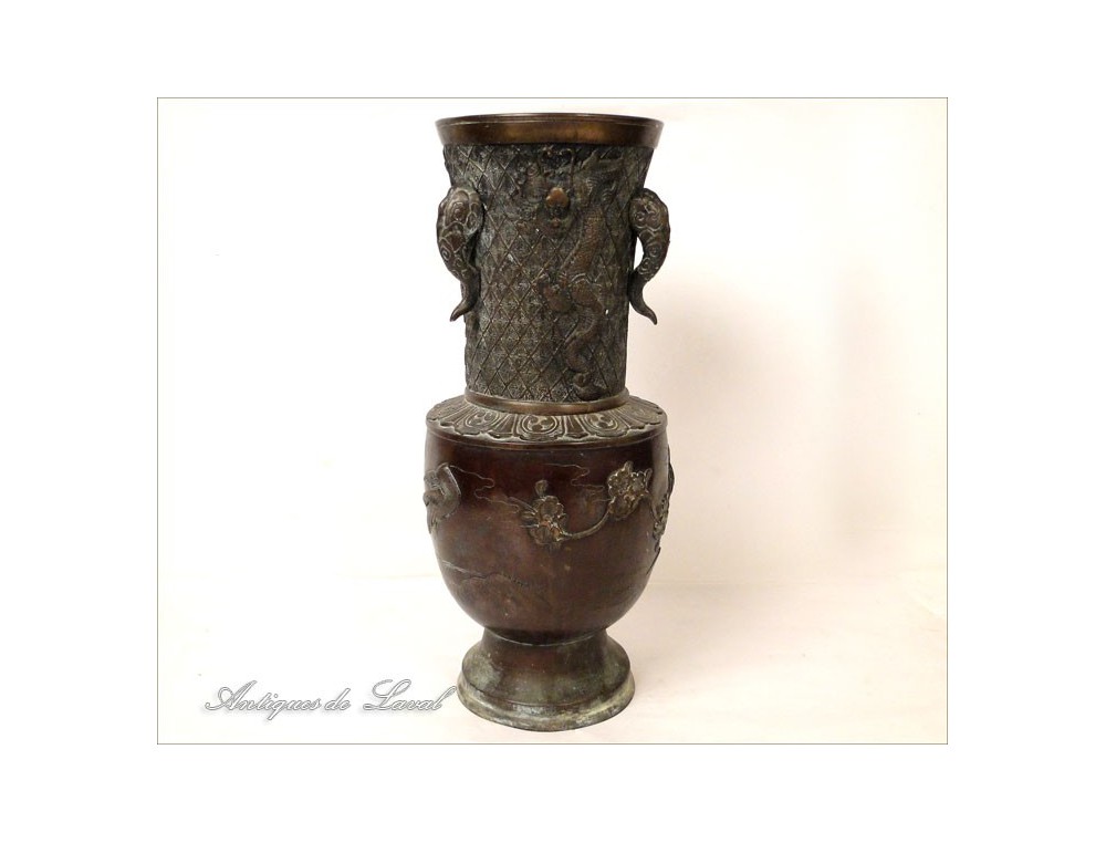 Bronze vase 19th China Vietnam Dragons Flowers