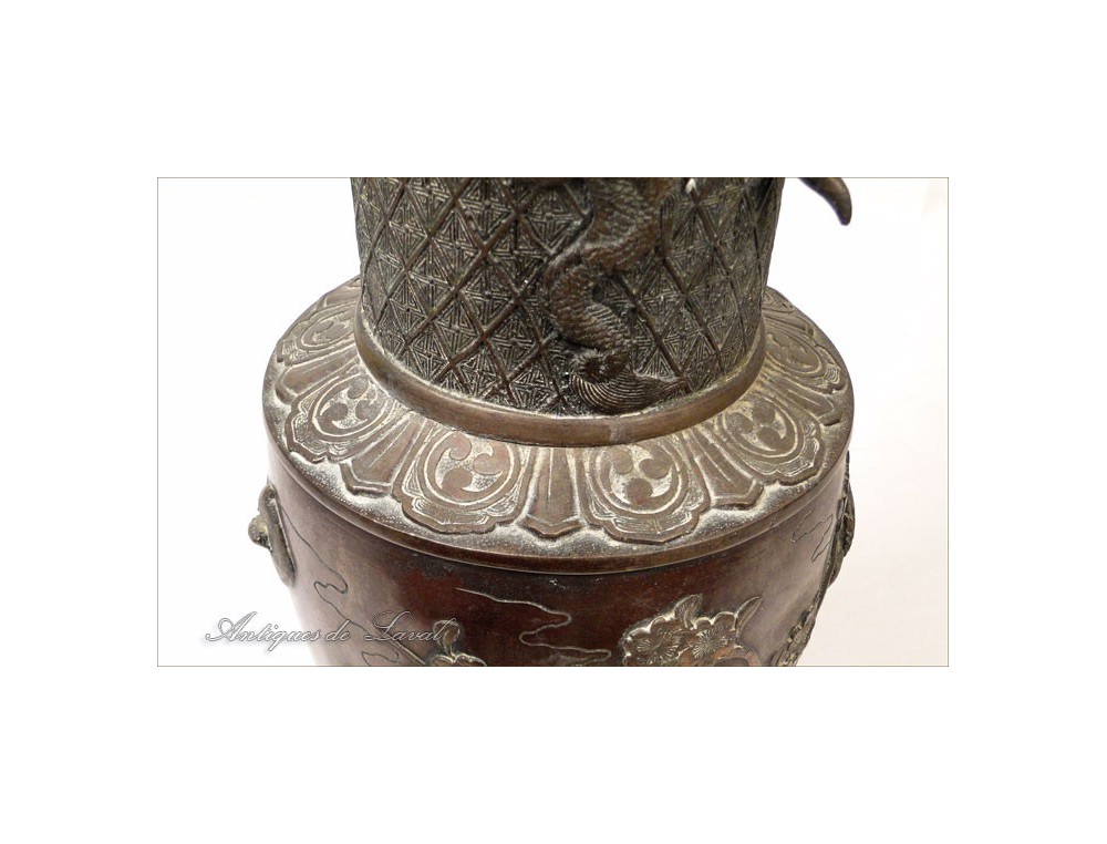 Bronze vase 19th China Vietnam Dragons Flowers