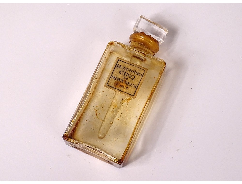 Small miniature perfume bottle Molyneux Paris Number Five twentieth leather  case