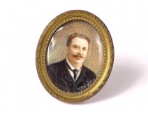 Oval painted miniature portrait man notable tie signed nineteenth frame