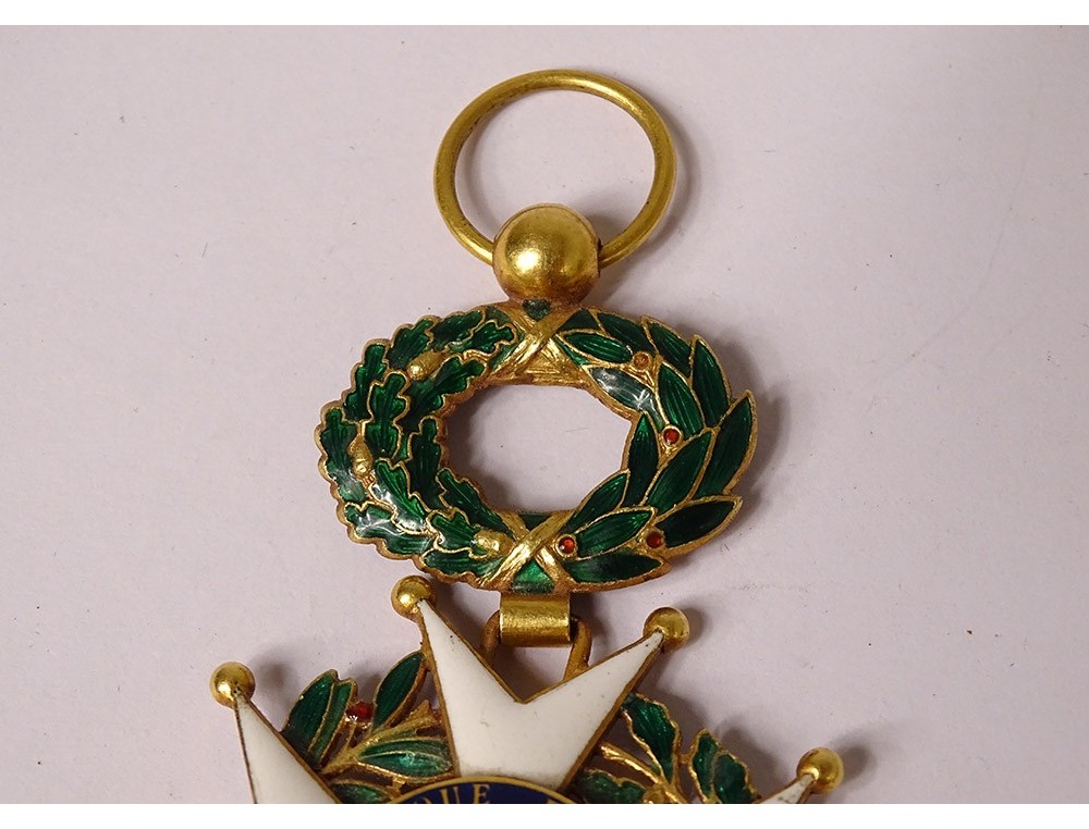 Lot De 3 Médailles Militaires En Plastique Et Métal Avec épingle à Nourrice - Décoration Costume Officier, Roi Ou Déguisement