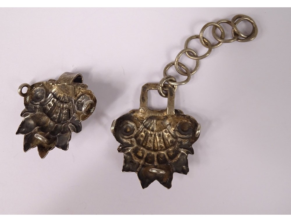 Pendentif Argent Ancien – Boucle De Cape XIXe Transformée, Poinçon Vieillard, Bijou Unique