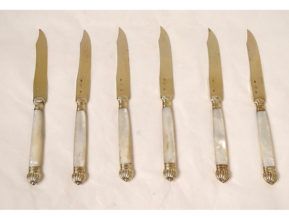 17 couteaux en acier, argent et os monogrammé JE, fin XIXème siècle