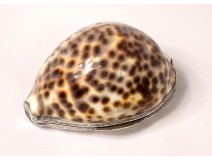 Porcelain speckled shell snuff box, solid silver frame, 19th century