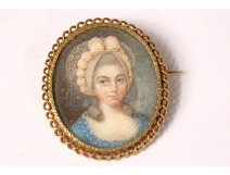 18K solid gold brooch miniature mother-of-pearl portrait young woman eighteenth