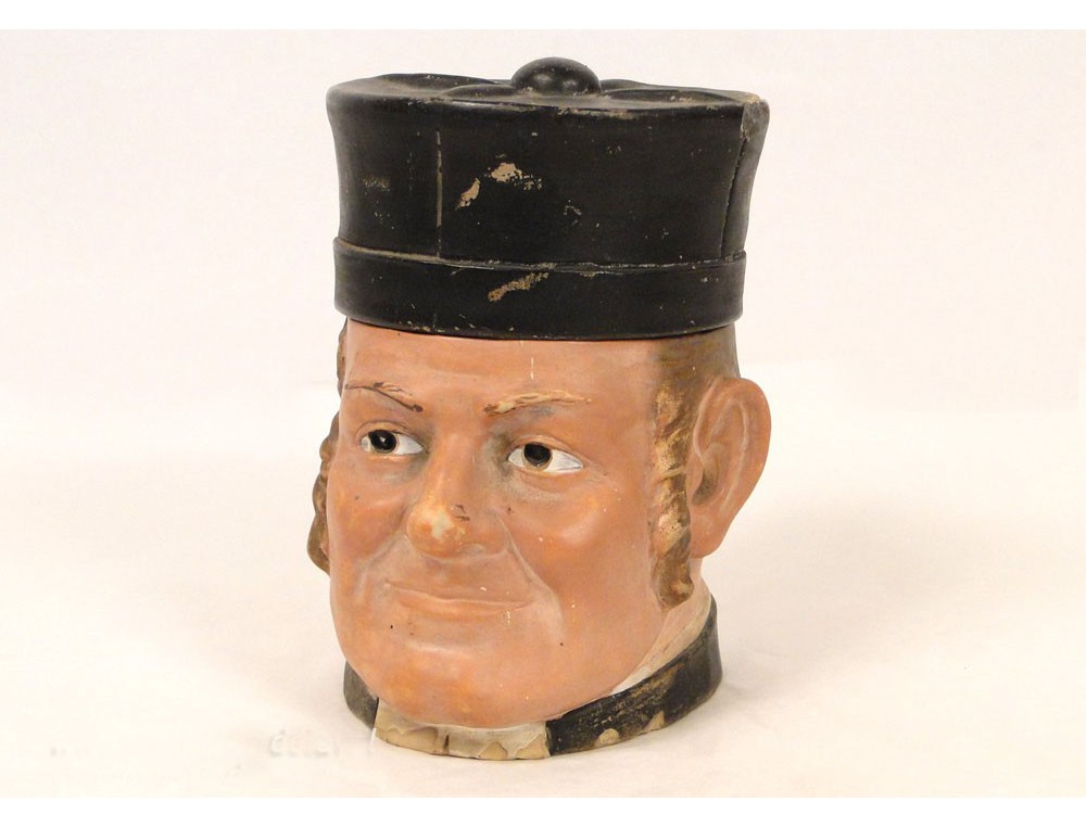 Pot à tabac en porcelaine de Saxe
