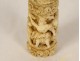 Etui cylindrique à message ivoire sculpté personnages Haute Epoque XVIème