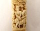 Etui cylindrique à message ivoire sculpté personnages Haute Epoque XVIème