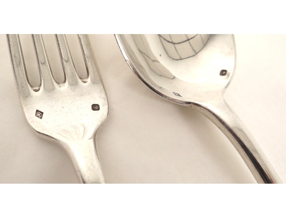 ANCIENNE CUILLERE Á SUCRE Poinçon XIXème Poids 50 g Longueur 19.5 cm