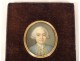 Miniature ovale médaillon portrait gentilhomme Ecole française XVIIIème