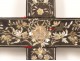 Croix crucifix bois nacre marqueterie fleurs raisins couronne Vietnam XIXè