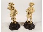 2 statuettes ivoire sculpté personnages fumeur forgeron Allemagne début XIXè