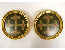 Paire broderies fils d'or croix stylisée cadre doré rond XIXème siècle