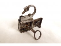 Petit cadenas ancien à système acier clé clef fin XIXème siècle