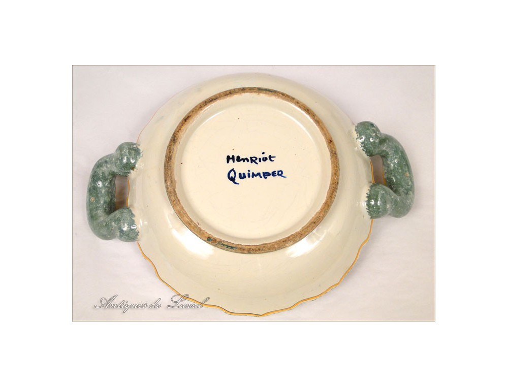 Décor Famille bretonne HENRIOT-QUIMPER Grand Plat au Blason de la Bretagne 