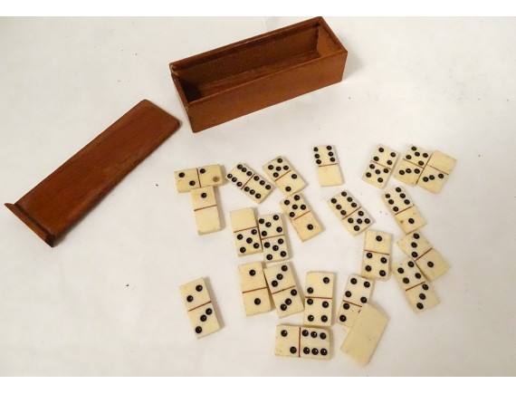 Jeu De Dominos Ancien En ébène – Jouet De Société – XIXème Siècle