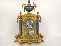 Sèvres porcelain clock regulates gilded columns gallant scene Napoleon III