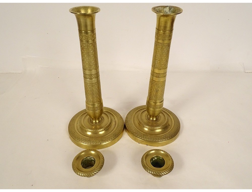 Paire De Bougeoirs En Bronze – Style Gothique/Renaissance – 19e Siècle – Flambeaux