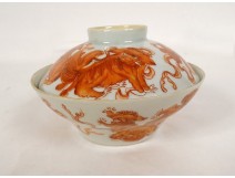 Chinese porcelain covered bowl dragons dogs of Fô signed China 19th century