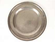 Round pewter dish with monogram hallmark late 18th century