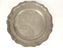 Round pewter dish with monogram hallmark late 18th century