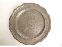 Round pewter dish with monogram hallmark late 18th century
