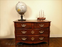 Convenient to Port Malouine mahogany gilt bronze, eighteenth