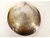 Mother-of-pearl shell young girl flowers convict work New Caledonia 19th century