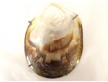 Mother-of-pearl shell young girl flowers convict work New Caledonia 19th century