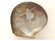 Mother-of-pearl shell souvenir Le Havre fishermen beach seaside boats 19th century
