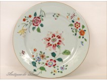 Porcelain dish of the East India Company eighteenth Flowers