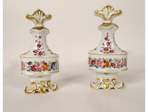 Pair of small porcelain perfume bottles with Paris flowers, Louis-Philippe, 19th century