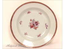 Porcelain dish of the East India Company Famille Rose 18th