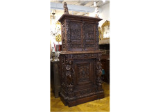 Flemish Renaissance oak cabinet with carved caryatid panels, Marquis, 16th century