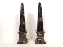 Pair of decorative obelisks in veined marble, early 20th century collection