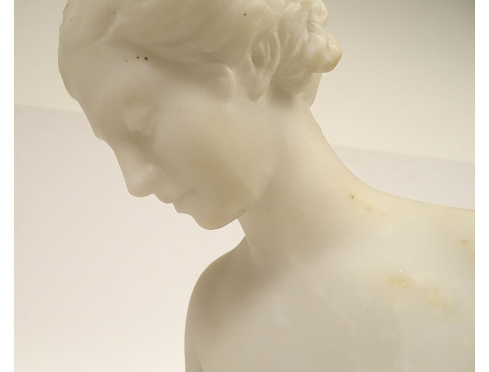 Carrara marble statue of a bathing nymph by Falconet Battiglia, 19th ...