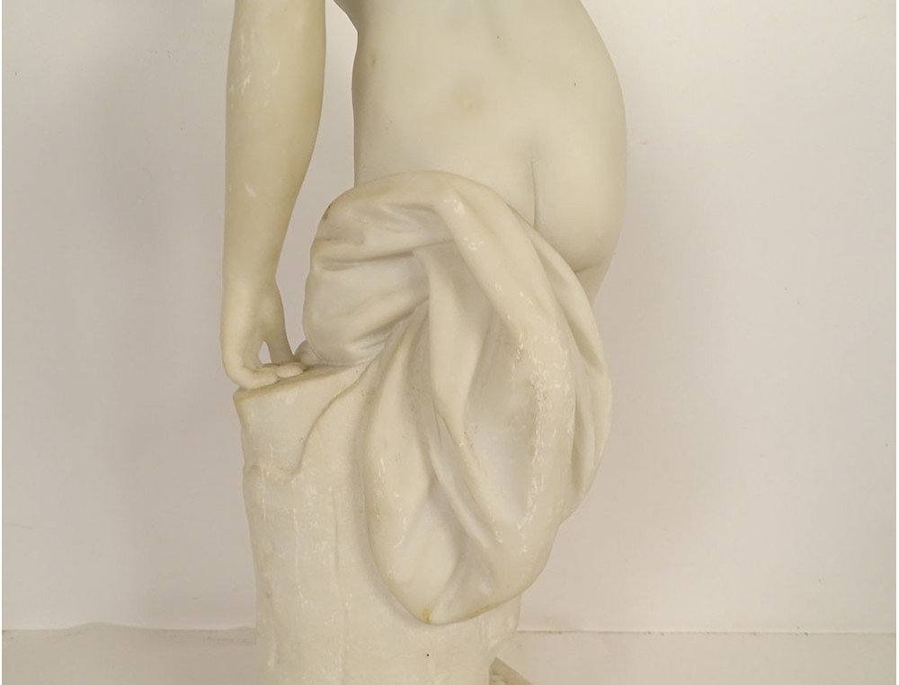 Carrara marble statue of a bathing nymph by Falconet Battiglia, 19th ...