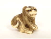 Netsuke carved ivory tiger signed Unsho Hakuryu Japan Edo 19th century