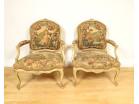 Paire fauteuils à la reine Louis XV bois tapisserie Aubusson Fable Fontaine
