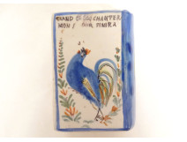 Quimper earthenware snuffbox, Breton woman&#39;s book, rooster, love, 19th century